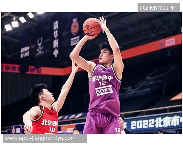 管子煜加盟联赛实力如何媒体人揭秘队友背景与快船旧将穆恩经历